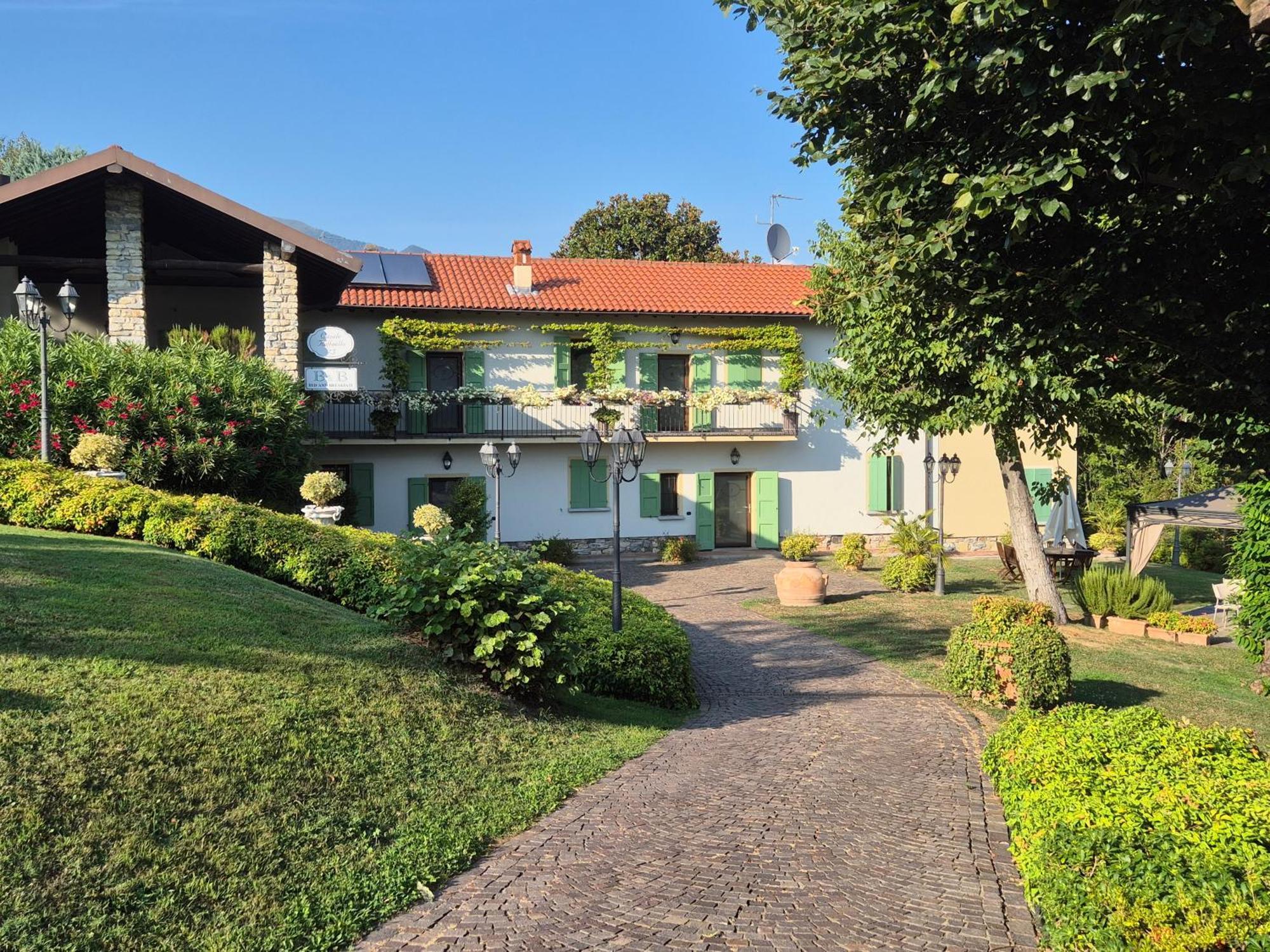 Casale Raffaello B&B Como Albese Con Cassano Exterior foto